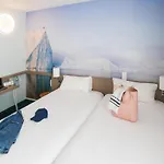 Ibis Styles Centre Port Hotel 3*