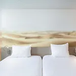 Ibis Styles Centre Port Hotel