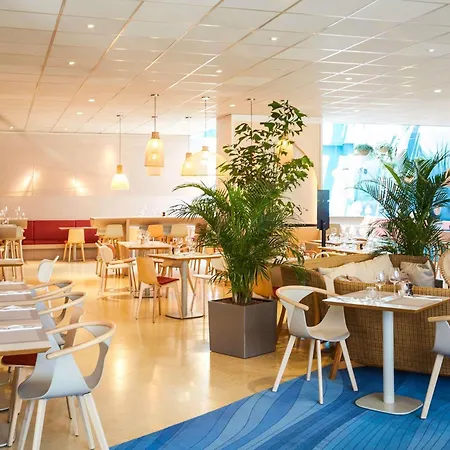 Ibis Styles Centre Port Toulon