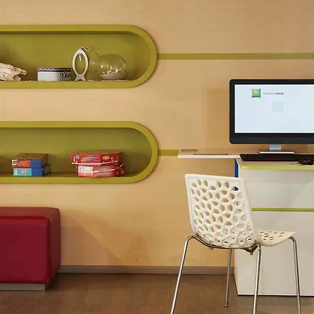 Ibis Styles Centre Port Hotel 3*