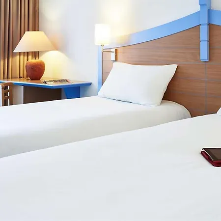 Ibis Styles Centre Port 3*