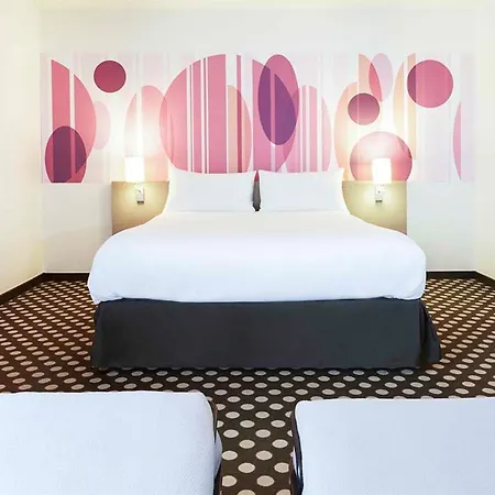 Hotel Ibis Styles Centre Port 3*