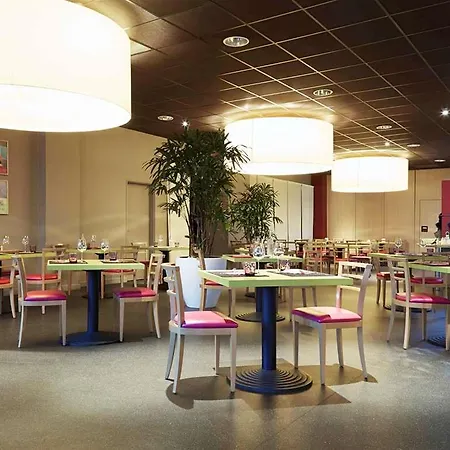 Hotel Ibis Styles Centre Port