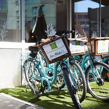 Ibis Styles Centre Port Hotell 3*