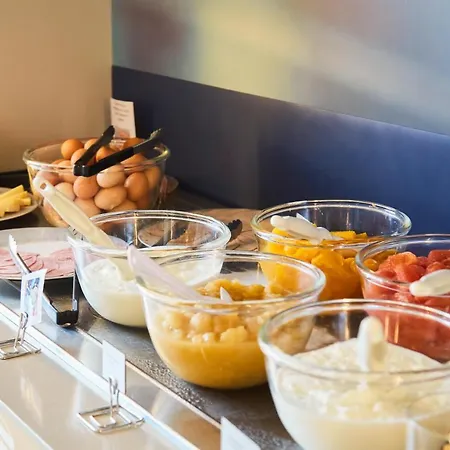 Ibis Styles Centre Port 3*