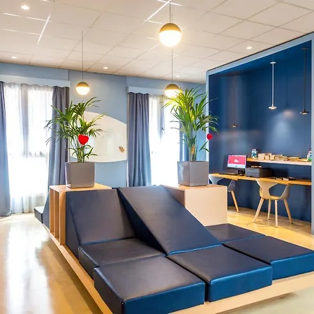 Ibis Styles Centre Port 3*