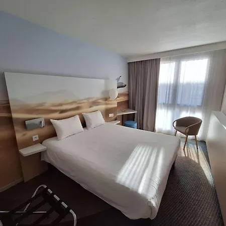 Ibis Styles Centre Port Hotel 3*