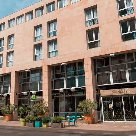 Ibis Styles Centre Port Hotell