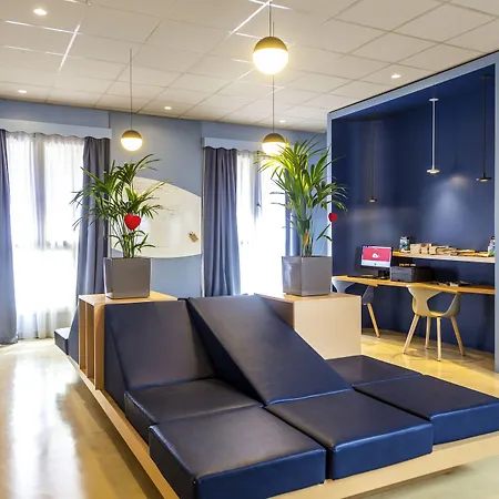 Ibis Styles Centre Port Hotell 3*