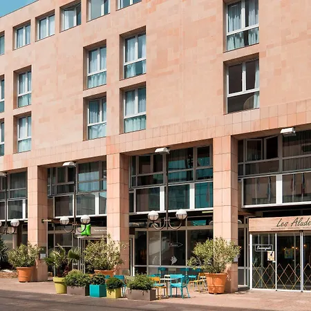 Ibis Styles Centre Port Toulon