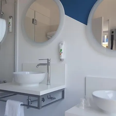 Ibis Styles Centre Port Hotell 3*