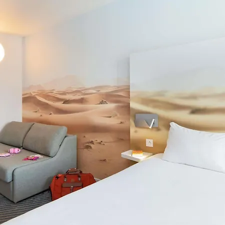 Ibis Styles Centre Port Hotel