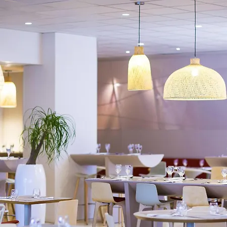Hotel Ibis Styles Centre Port 3*