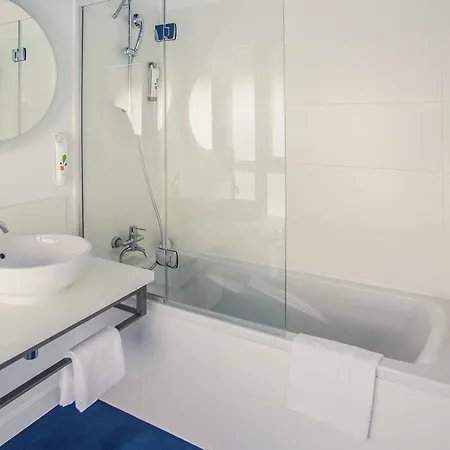 Hotel Ibis Styles Centre Port