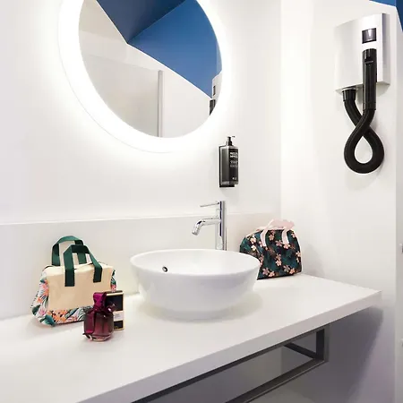 מלון Ibis Styles Centre Port 3*