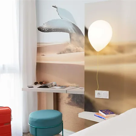 Ibis Styles Centre Port 3* טולון