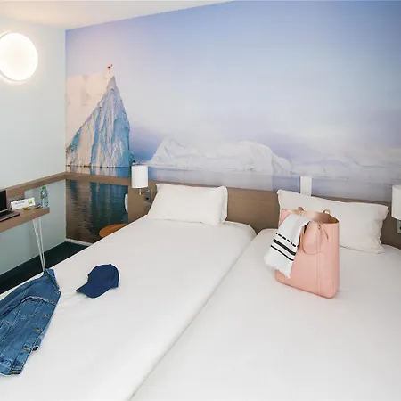 Ibis Styles Centre Port