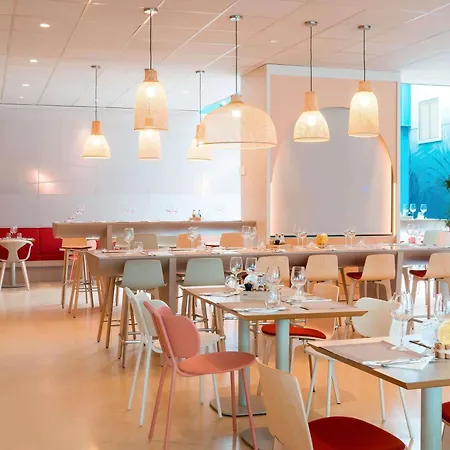 Ibis Styles Centre Port Hotel