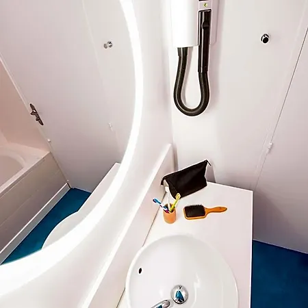 Hotel Ibis Styles Centre Port 3*