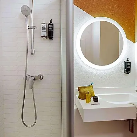 Hotel Ibis Styles Centre Port
