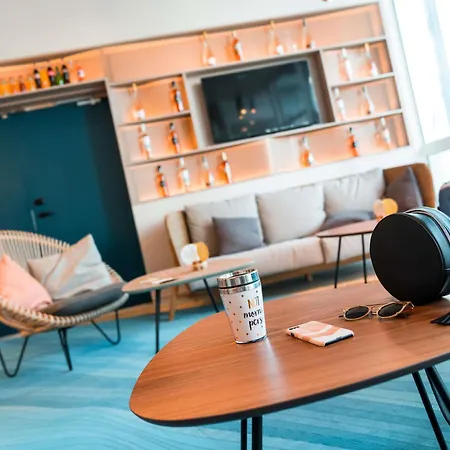 Ibis Styles Centre Port Tolón