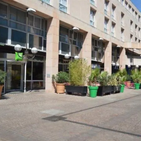 Ibis Styles Centre Port 3*