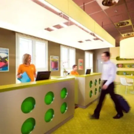 Hotel Ibis Styles Centre Port 3*
